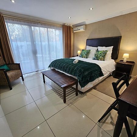 Bettie'S Luxury Lodge Kroonstad Exteriér fotografie